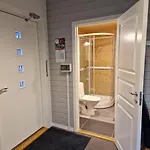 Lyngen Fjordcamp Nyaraló *
