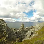 Semesterbostad Lyngen Fjordcamp *