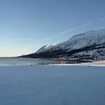 Semesterbostad Lyngen Fjordcamp *