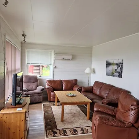Holiday home Lyngen Fjordcamp *
