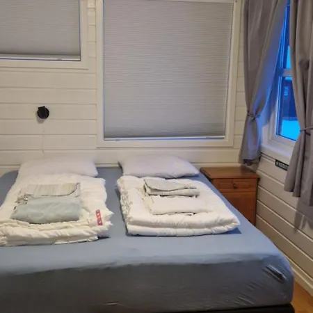 Lyngen Fjordcamp Holiday home *