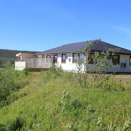 בית נופש Lyngen Fjordcamp