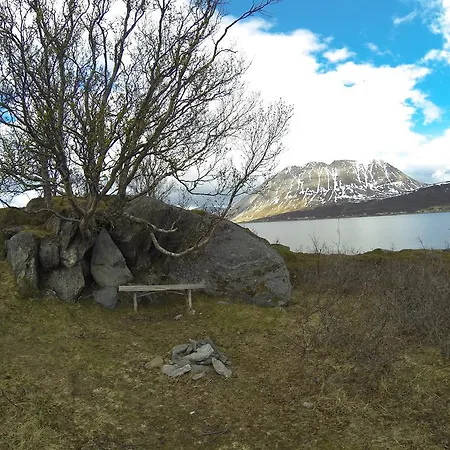 בית נופש Lyngen Fjordcamp Nord-Lenangen