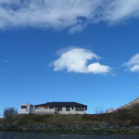 בית נופש Lyngen Fjordcamp Nord-Lenangen