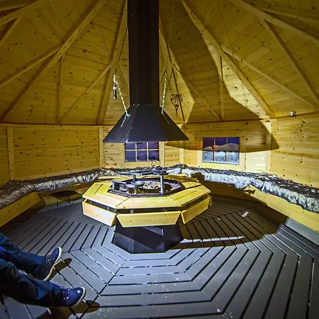 Lyngen Fjordcamp בית נופש *
