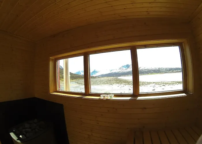Lyngen Fjordcamp